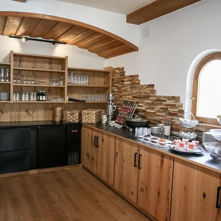 Garni Hochmoos Guest house *