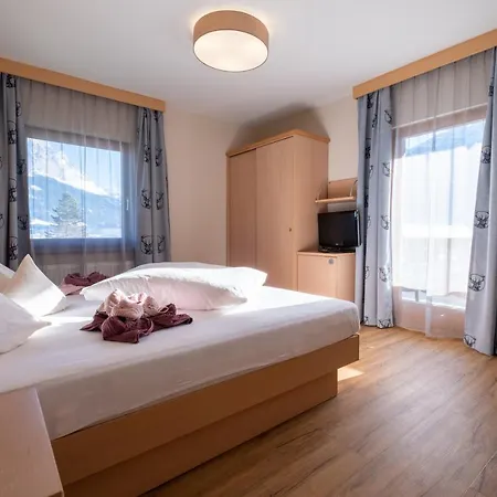 Garni Hochmoos Guest house *