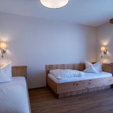 Garni Hochmoos Guest house