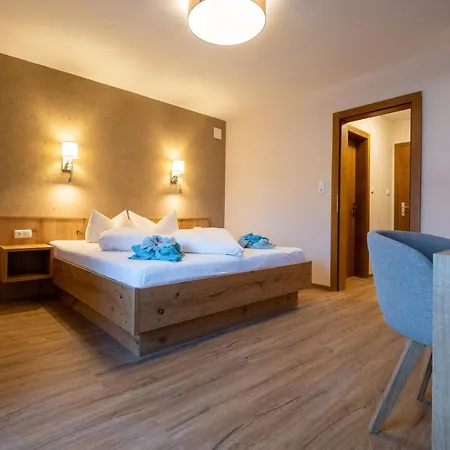 Garni Hochmoos Guest house