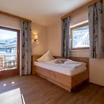 Garni Hochmoos レルモース