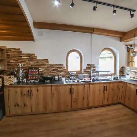 Garni Hochmoos 3*